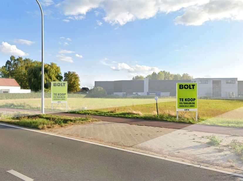 Perceel bouwgrond van 669 m² voor HOB.<br />
<br />
Afmetingen: ca 9 meter breed op 70 meter diep.<br />
<br />
Gelegen vlakbij het gezellige dorp