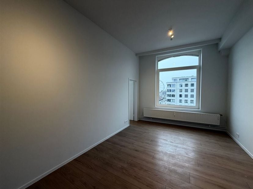 Gerenoveerd 1-slaapkamerappartement aan de Scheldekaaien!<br />
Ligging: Het appartement bevindt zich in een prachtig gebouw gelegen in hartje Antwerp