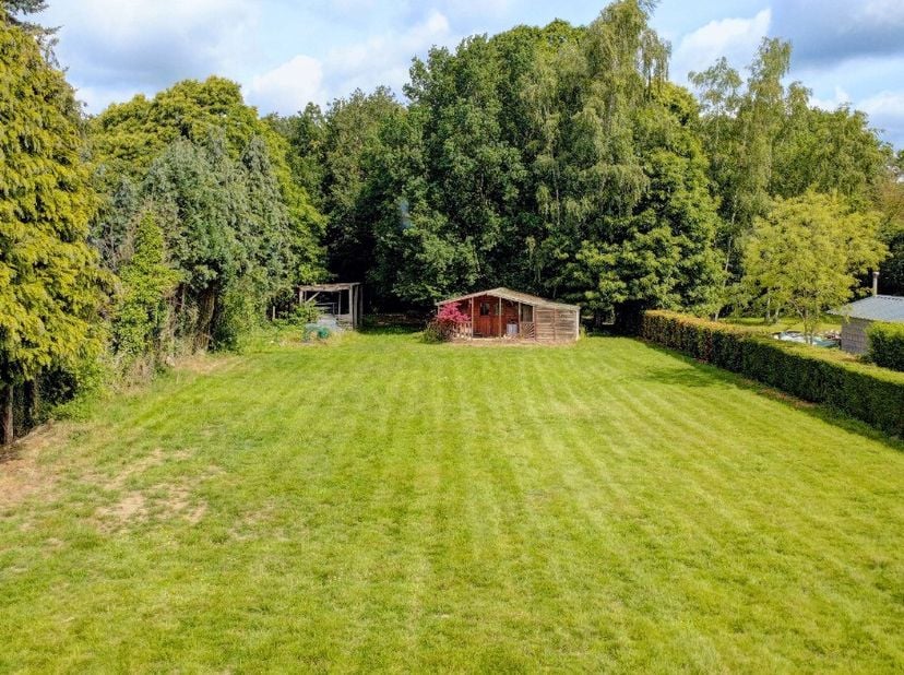 Te koop: bouwgrond in de Tommestraat, in het rustige Ottenburg Deze bouwgrond met een breedte van 20,98 meter biedt een uitstekende kans om jouw droom