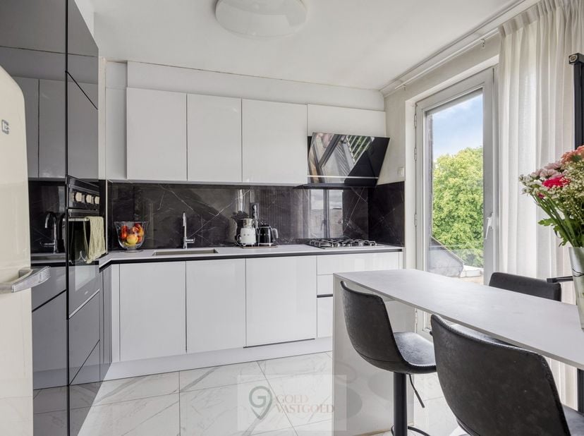 Stijlvol&amp;nbsp; appartement met 2 slaapkamers in het centrum van Sint-Truiden.&amp;nbsp;<br />
Op zoek naar een instapklaar appartement op een toplocatie?
