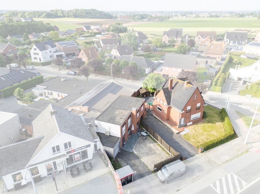[[ DIT PAND NEEMT DEEL AAN DE ERA OPEN HUIZEN DAG OP 19/9 VAN 13:00 TOT 14:00 ]] Te koop: 2 woonentiteiten in Tielt, op de Pittemsesteenweg 30 &amp; 30A,