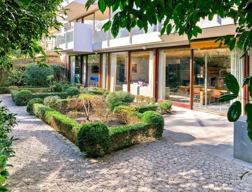                                        App. rez-de-chaussée à louer à Ixelles, € 3.850
