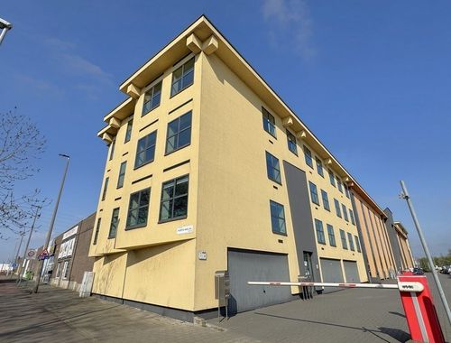                                         Bureaux à louer à Antwerpen, € 2.371,25
