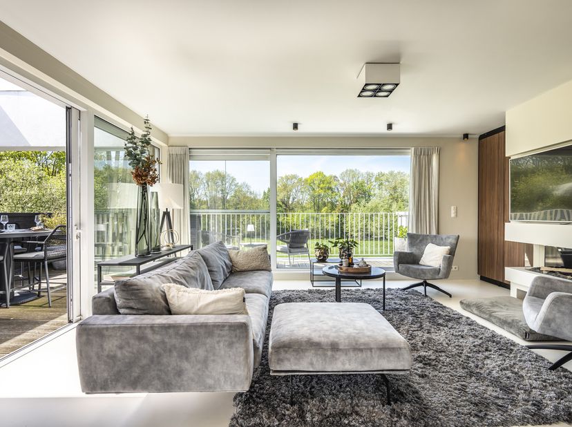 Instapklaar luxueus penthouse met uitzonderlijk terras en uitzicht op het groen.<br />
Sommige appartementen bieden ruimte. Andere bieden rust. Dit ex