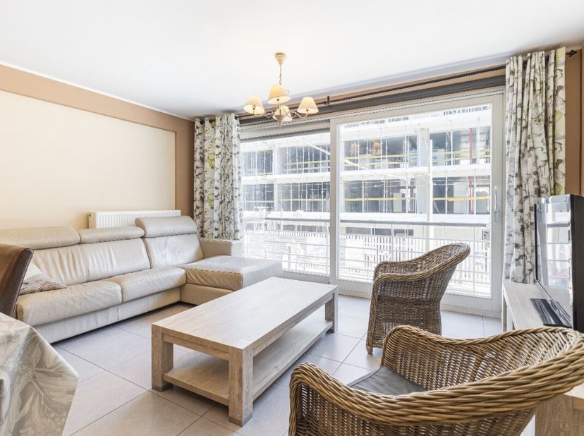 Ruim appartement met 2 slaapkamers te huur in De Panne (jaarbasis)Modern en lichtrijk appartement beschikbaar voor jaarverhuur. Het appartement beschi