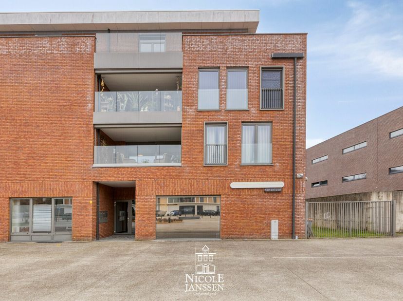 Bien professionnel à vendre
                    à 3650 Dilsen-Stokkem