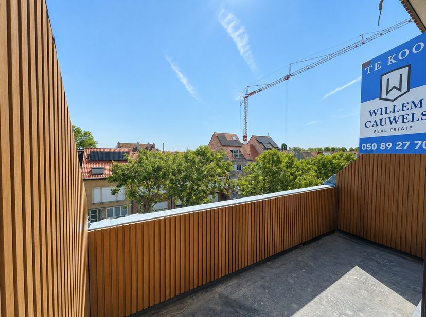 In Residentie "Babette", een nieuwbouwproject gelegen in de charmante Bondgenotenlaan 16 te Heist, bieden wij u dit nieuw duplexappartement aan. Dit s