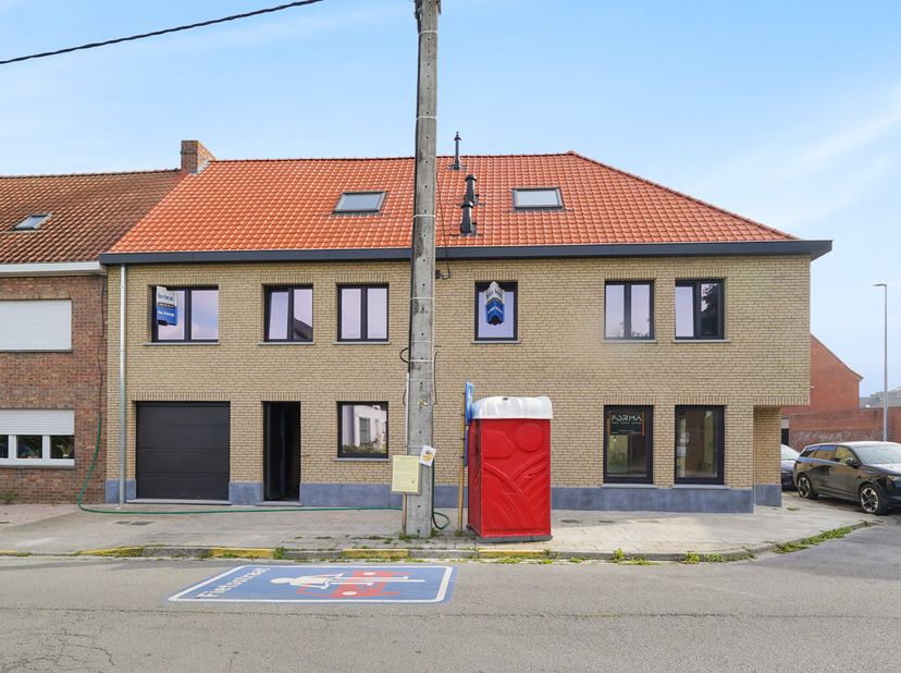 Maison à vendre à Emiel Coolslaan 4,
                    8480 Eernegem