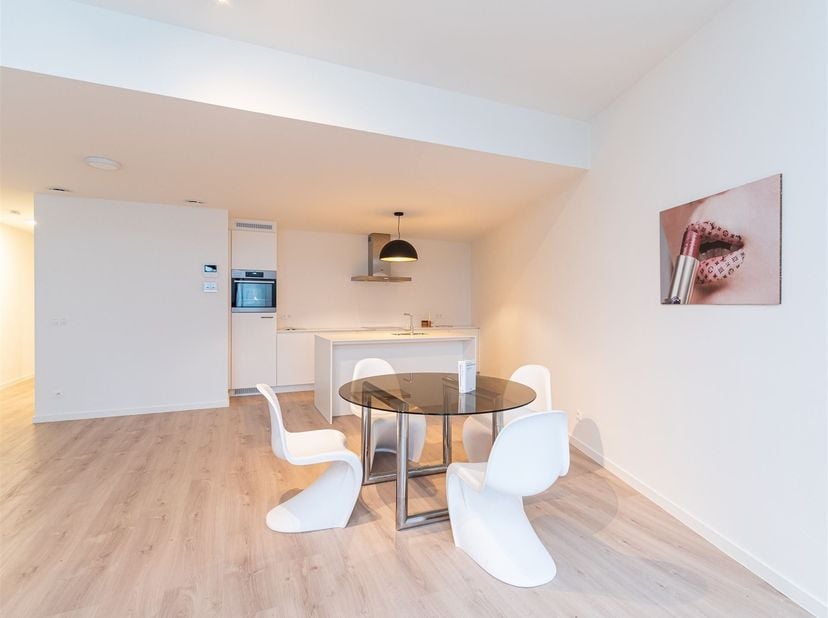 Ligging: Residentie Hemelrijck, midden in het centrum van Brasschaat<br />
<br />
Omschrijving: <br />
Deze residentie werd opgetrokken in hedendaa