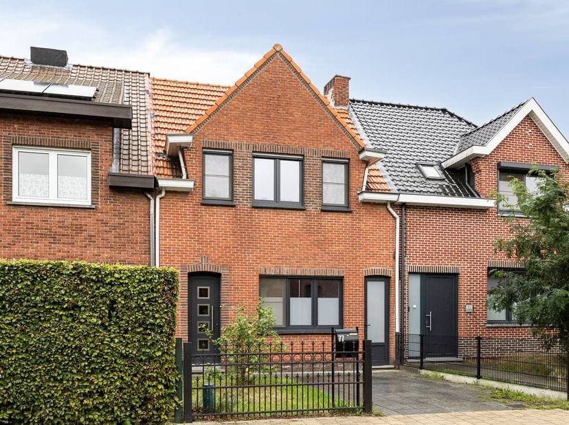 Huis te koop in Akkerstraat 77,
                    2950 Kapellen