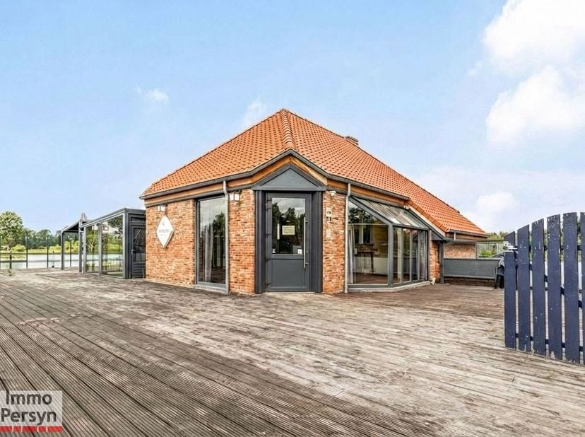 Bien professionnel à vendre
                    à 3272 Messelbroek