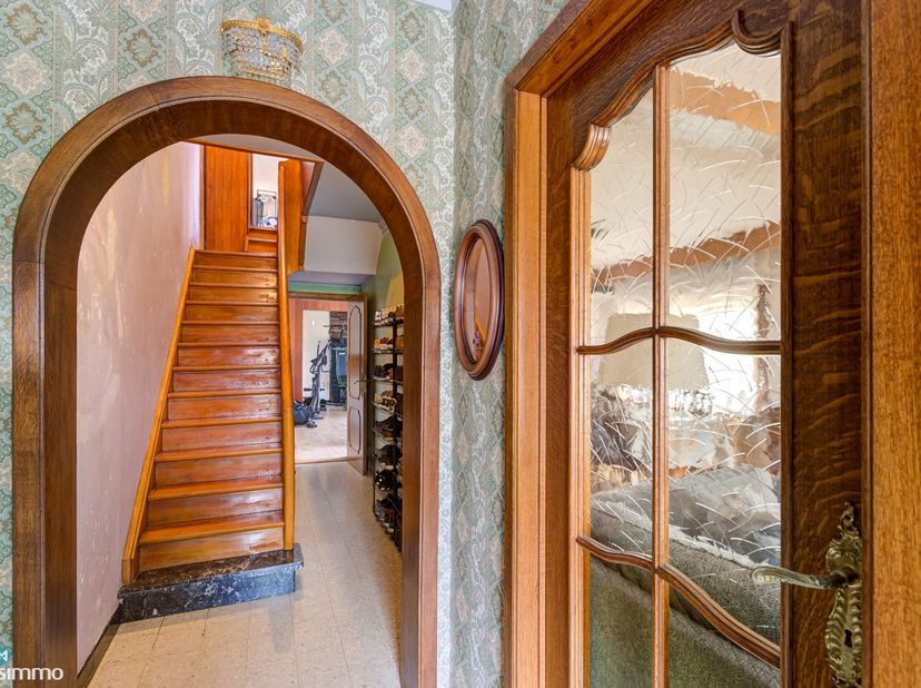 RUIME GEZINSWONING MET 3 SLAAPKAMERS EN EEN RIANTE TUIN OP EEN PERCEEL VAN 1.411 M² NABIJ HET CENTRUM VAN TONGEREN<br />
<br />
*** Bekijkt u deze won