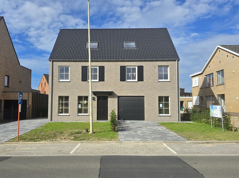 Project in Nijverheidsstraat 1a,
                    2280 Grobbendonk
