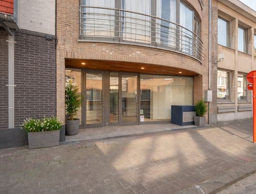                                         Bien commercial à vendre à Heist-aan-Zee, € 230.000
