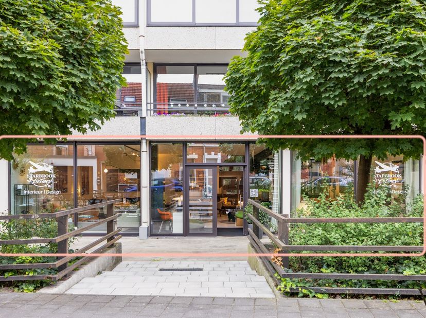 Ontdek deze uitzonderlijke, lichtrijke ruimtes die enkele jaren geleden met oog voor detail en kwaliteit werden gerenoveerd. Met een totale oppervlakt