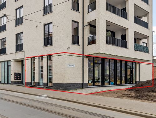                                         Handelsgelijkvloers te koop in Berchem, € 532.000

