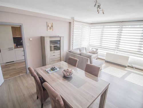                                         Appartement te huur in Gilly, € 780
