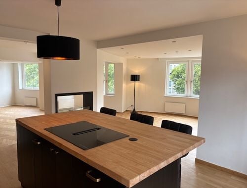                                         Appartement te koop in Etterbeek, € 695.000
