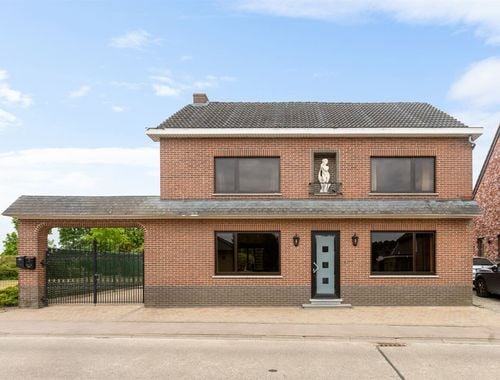                                         Usage mixte à vendre à Grazen, € 369.000
