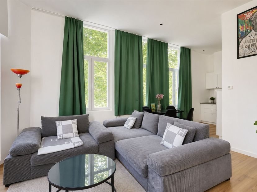 Dit appartement is gelegen in de Goudbloemstraat in centrum Antwerpen. De ligging is super centraal met supermarkten, restaurants, openbaar vervoer op
