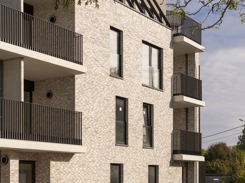 Project Louah is een modern nieuwbouwproject met 19 appartementen verdeeld over 3 verdiepingen. Er zijn appartementen met 1, 2 of 3 slaapkamers. Allem