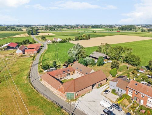                                         Fermette à vendre à Saint-Léger, € 799.000
