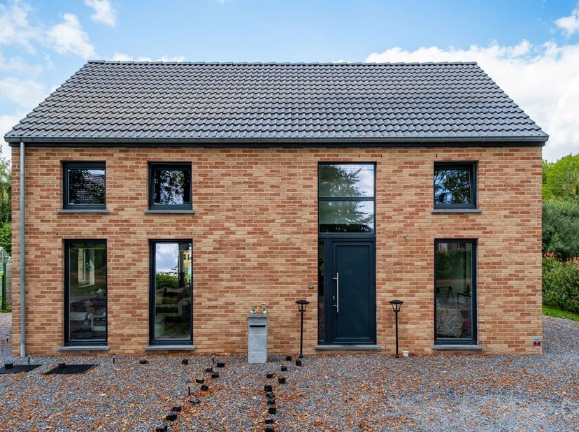Huis te koop in Drève de la Ferme 8,
                    5310 Noville-sur-Méhaigne
