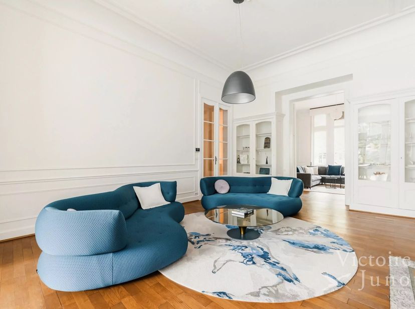 Goed gepresenteerd door Zinchenko Maia:maia.zinchenko@victoire.be<br />
Victoire-Junot presenteert u: op de prestigieuze Avenue Molière, in een zeer m