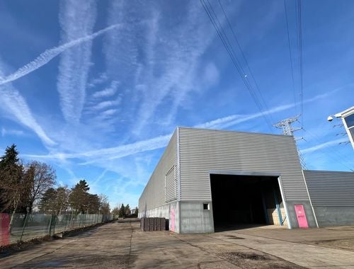                                         Bâtiment d’entreprise à louer à Zutendaal, € 15.000
