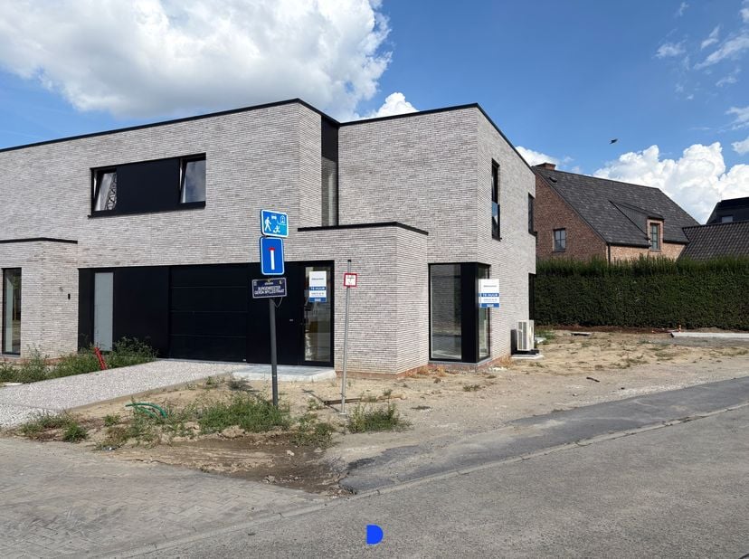 Huis te huur in Burgemeester Gerda Myllestraat 2,
                    8870 Izegem