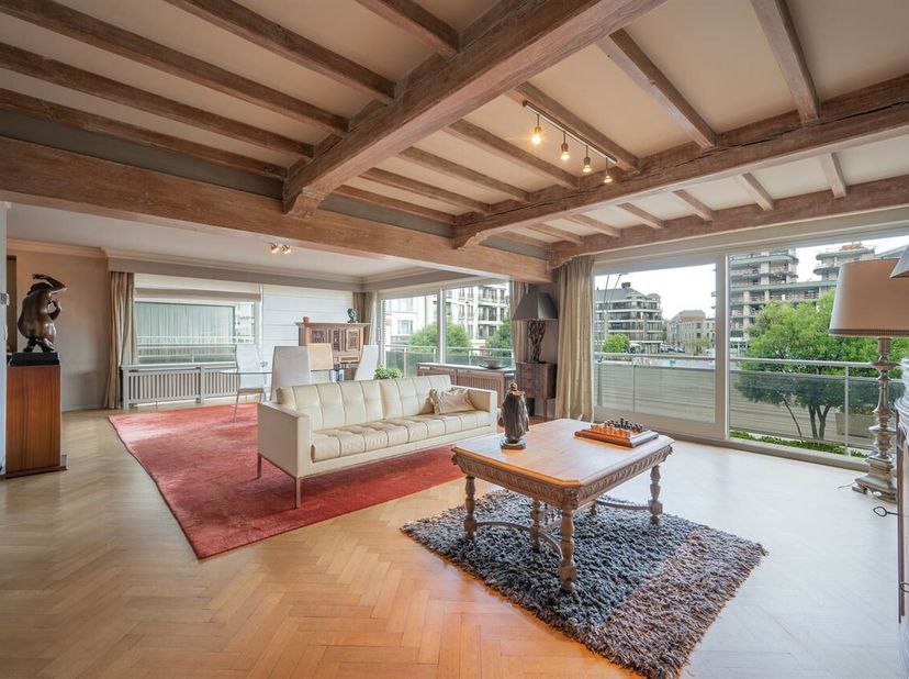 Exclusief wonen op een topligging aan de kust.<br />
Bent u op zoek naar een ruim en instapklaar appartement waar comfort, locatie en levenskwaliteit