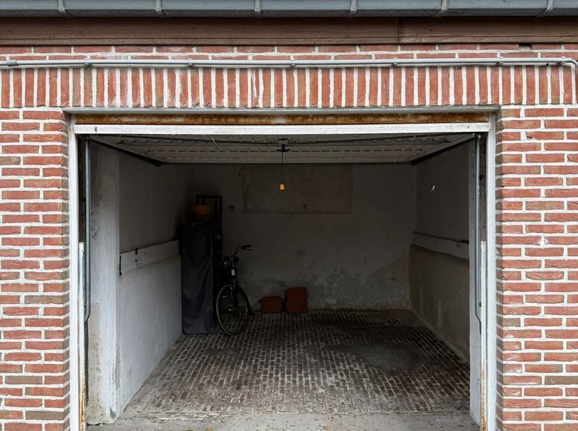 Garage te koop in Esdoornlaan 10 bus 23,
                    8400 Mariakerke