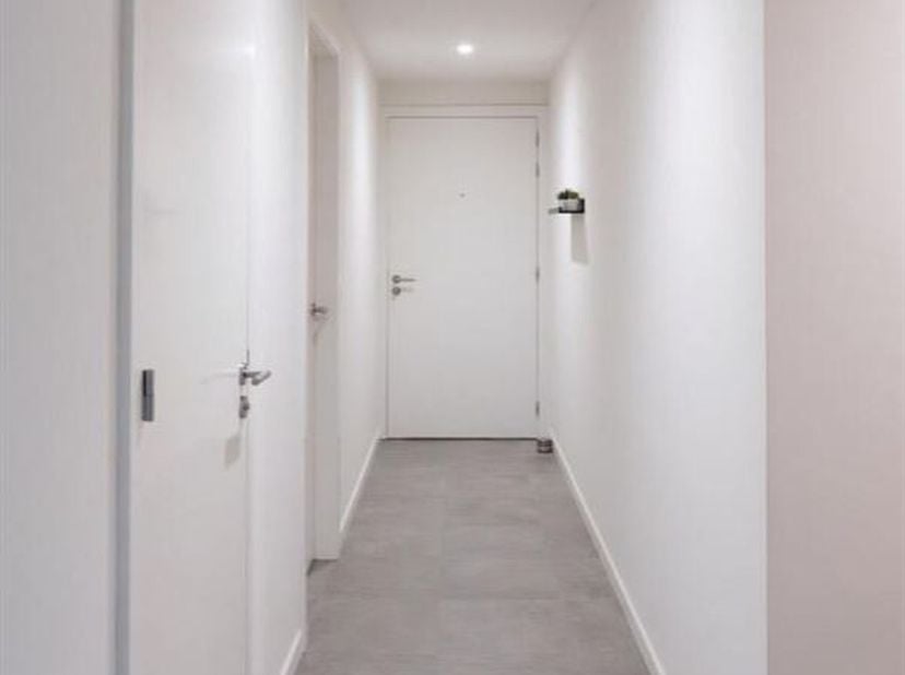 Instapklaar BEN-appartement met ruim terras in het centrum van Herentals<br />
Ontdek dit moderne en uiterst energiezuinige BEN-appartement, ideaal ge