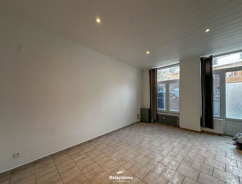                                        Gelijkvloers app. te huur in Tournai, € 700
