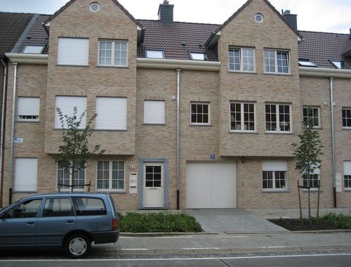                                         Garage te huur in Aartselaar, € 120
