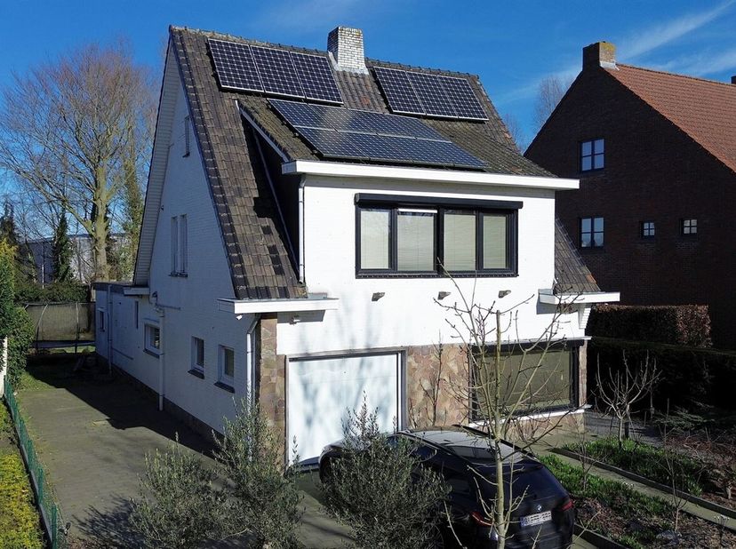 Maison à haute performance énergétique comprenant 4 chambres à coucher et un garage intérieur dans un endroit calme à Essen<br />
Une maison prête à ê