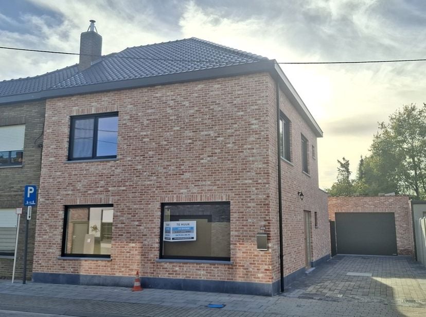 Huis te huur in Bosstraat 40,
                    9290 Berlare