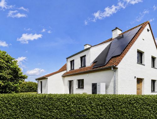                                         Moderne villa te koop in Lissewege, € 849.000
