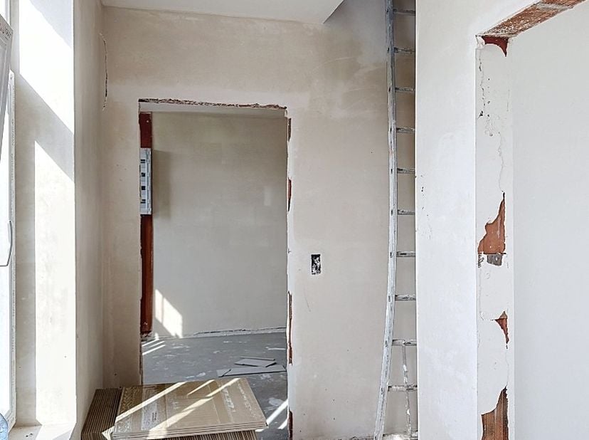 Deze nieuwbouwwoning bestaat uit: inkomhal - toilet - living - keuken - terras - tuin - wasplaats - berging - nachthal - 4 slaapkamers - badkamer - zo