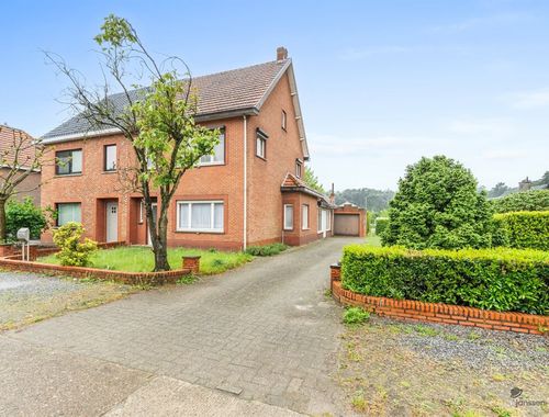                                         Maison à vendre à Oostham, € 249.000
