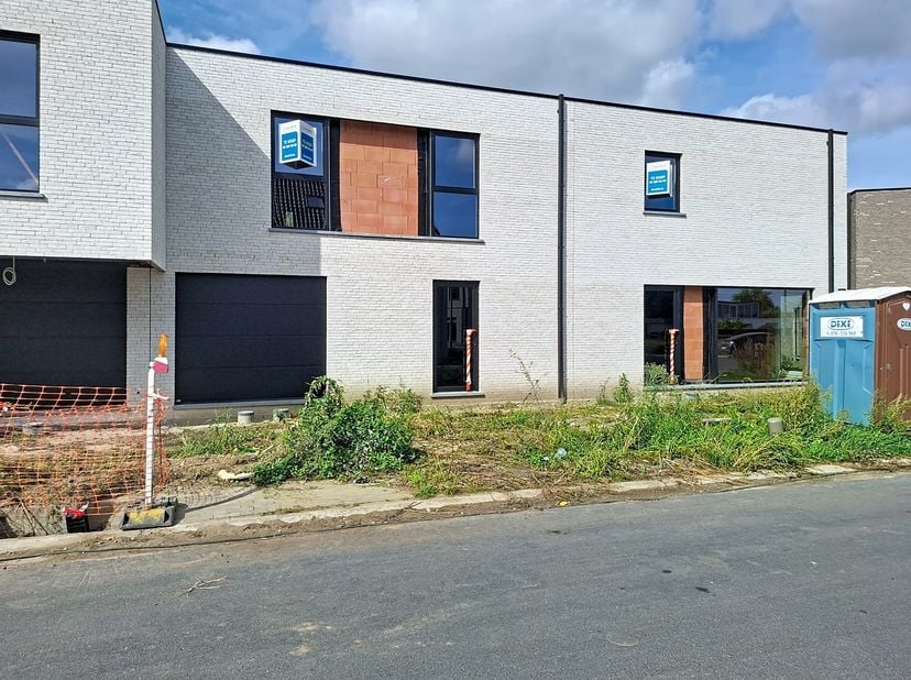 Huis te koop in Ouderwijk 12,
                    8810 Lichtervelde