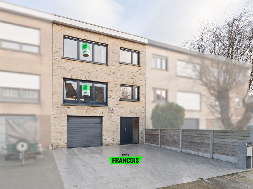 Gelegen in de Liebaertstraat te Wenduine, in een rustige residentiële wijk, vlakbij het centrum en op korte afstand van scholen en andere voorzieninge