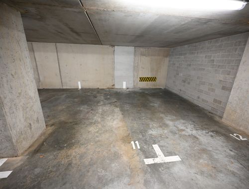                                         Garage à vendre à Assebroek, € 18.000
