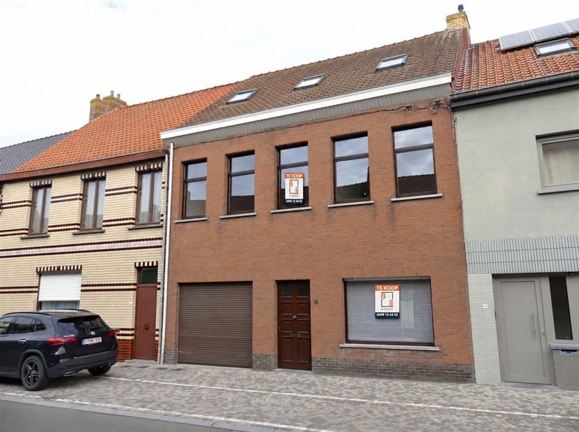 Huis te koop in Dorpsstraat 16,
                    8432 Leffinge