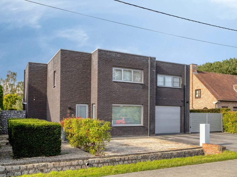 Huis te koop in Varestraat 14,
                    2570 Duffel