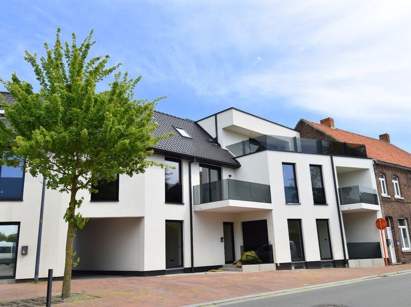 Appartement à vendre
                    à 8587 Helchin