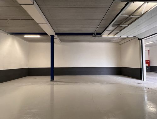                                         Entrepôt à louer à Hasselt, € 600
