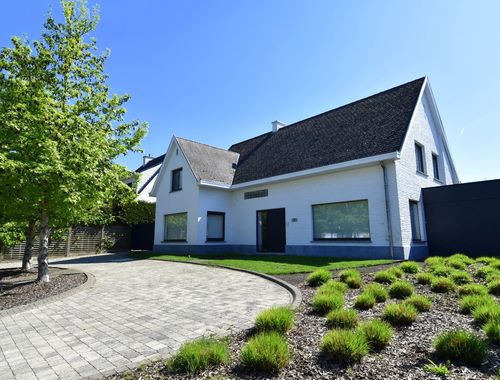                                         Villa te koop in Moorsele, € 678.000
