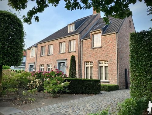                                         Woning te koop in Minderhout, € 649.000
