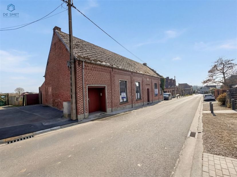 Te koop: Multifunctioneel gebouw voor culturele, recreatieve of sportieve activiteiten in Sint-Maria-Lierde (deelgemeente van Lierde)nBent u op zoek n